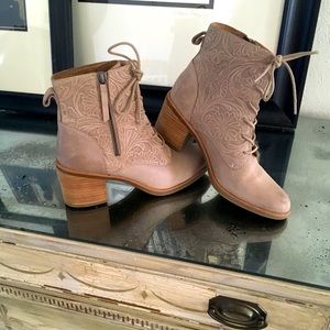 Sofft leather ankle boots
